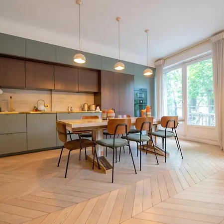 Luxury Flat Eiffel Tower View Апартаменты Париж