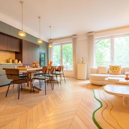Luxury Flat Eiffel Tower View Апартаменты Париж