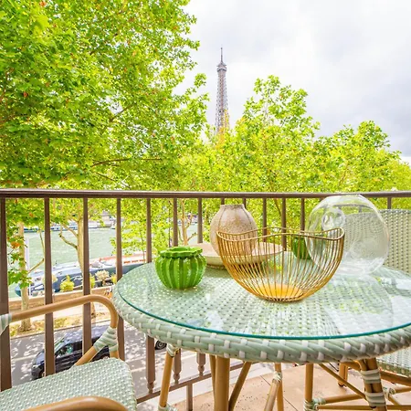 Luxury Flat Eiffel Tower View Апартаменты