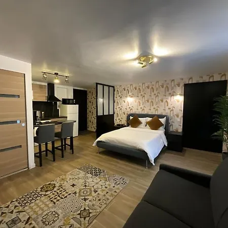 Appartement Ks Near Station Gare Du Nord And Gare De L Est