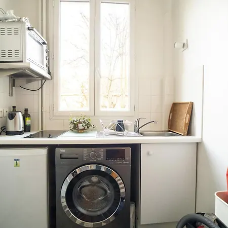 Nice 23 M Near Saint-lambert *
