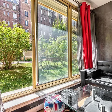 Guestready - Airy With Courtyard View * Parigi