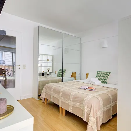 Apartment St Germain & Le Bon Marche With Balcony - Cityapartmentstay