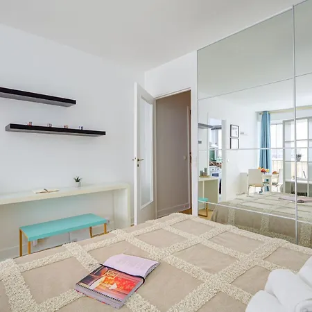 St Germain & Le Bon Marche With Balcony - Cityapartmentstay Paris