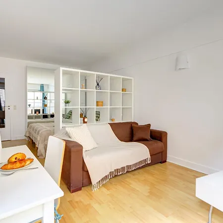 Apartment St Germain & Le Bon Marche With Balcony - Cityapartmentstay Paris