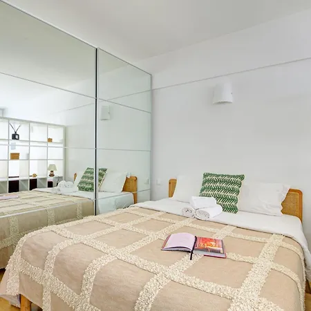 St Germain & Le Bon Marche With Balcony - Cityapartmentstay Apartment Paris