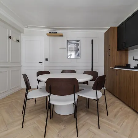 Poetic - Louvre Apartamento *