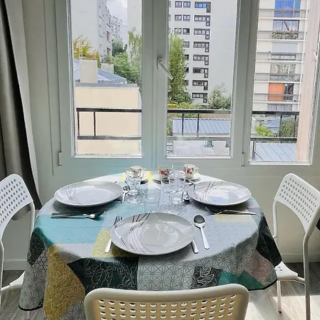 Charmant T3 Avec Parking Prive Apartamento
