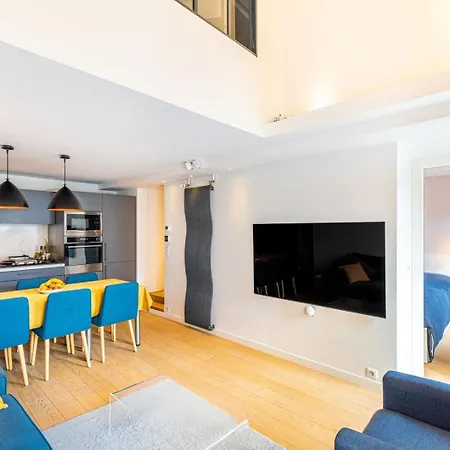 Guestready - Colourful Getaway Near Eiffel Tower *
