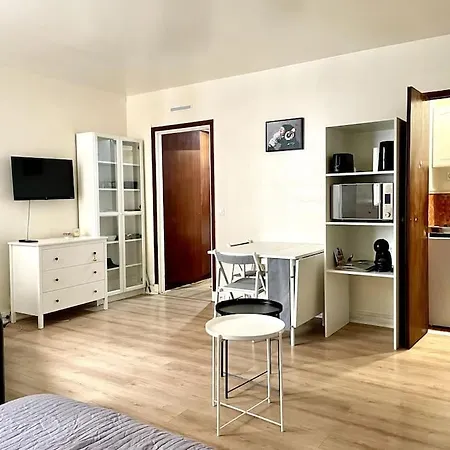 Anthony's Paris