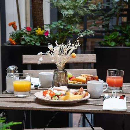 Hotel Mercure Montparnasse Raspail 4*