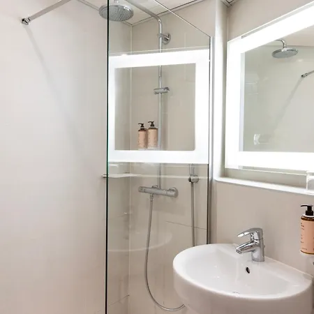 Hotel Mercure Montparnasse Raspail Parigi