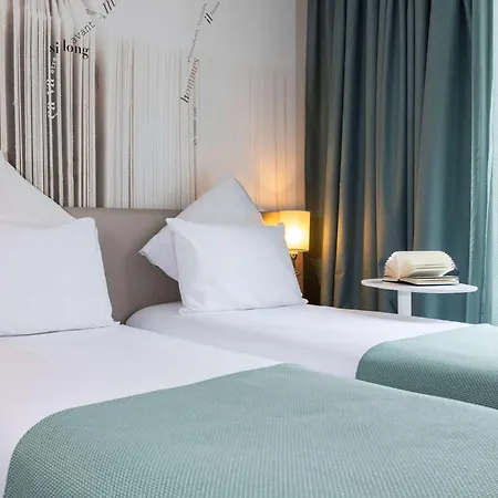 Mercure Montparnasse Raspail Hotel 4*