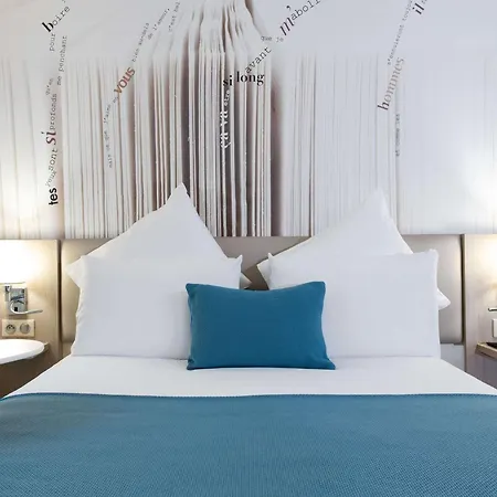 Mercure Montparnasse Raspail Hotel 4*