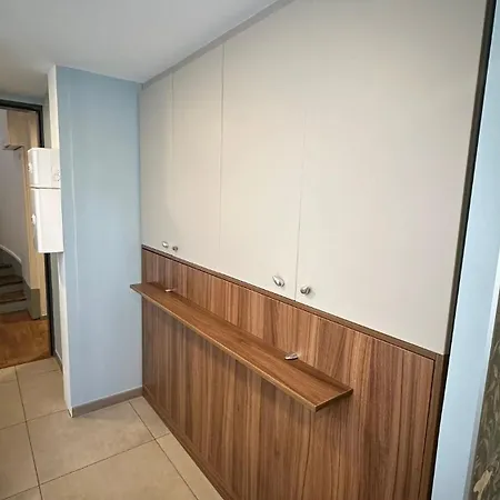 Inter-residences Aupres Multiresidence De L'elysee Aparthotel Parigi