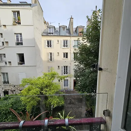 Joli Havre De Paix En Plein Batignolles * París