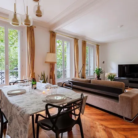 Apartment Charming French Style With Eiffel Tower View Prime Location Near Attractions *