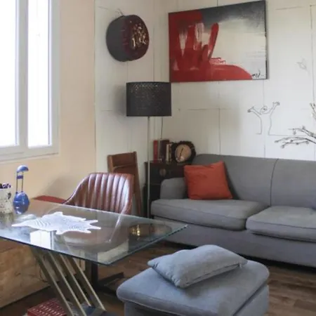 Deux Pieces Lumineux Et Sans Vis A Vis