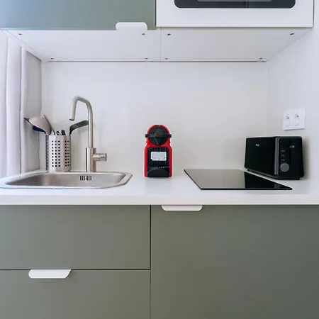 Stunning 1 Bedroom In Apartment