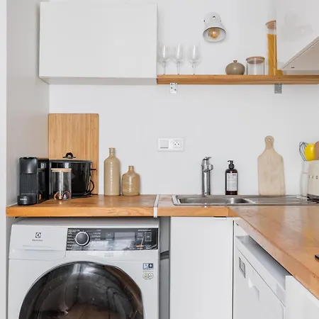 Veeve - Eclectic Eminence Apartment