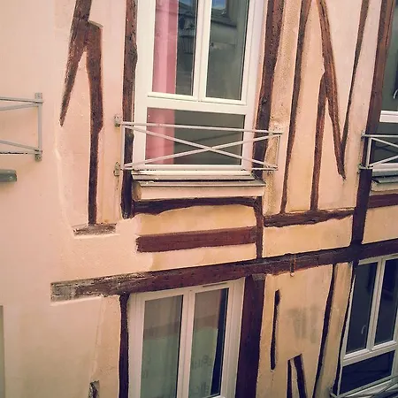 Hostel Young And Happy Latin Quarter By Hiphophostels Paris