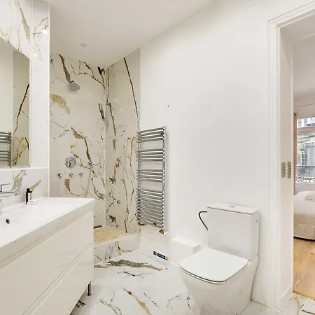 Apartment Chic Flat With Garden Terrace -4br-12p - Trocadero *