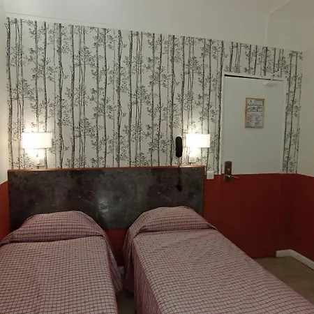 Caulaincourt Montmartre By Hiphophostels Hostel Párizs