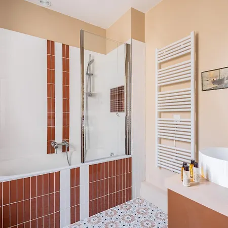 Veeve - Harmonious Hues Apartman