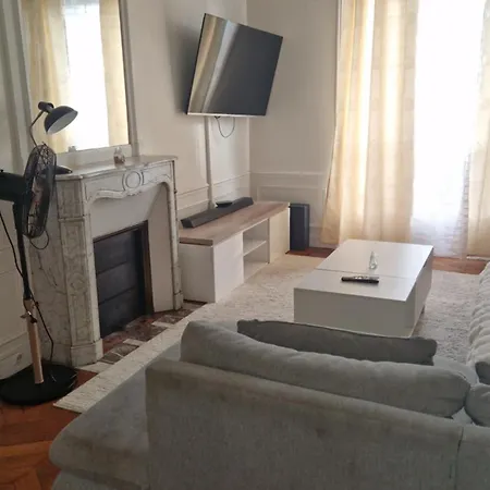 Cosy House Tour Eiffel Apartment Paris