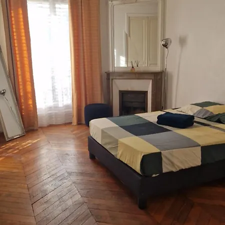 Cosy House Tour Eiffel