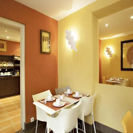 Ibis Styles Eiffel Cambronne Hotel 3*