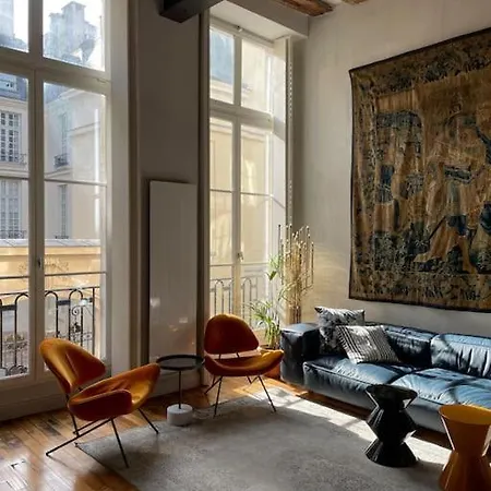 Golden Braque: Luxury Meet History