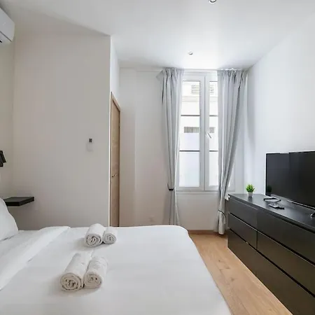 New 2 Br- 2 Bedroom In 15 Eiffel Clim *