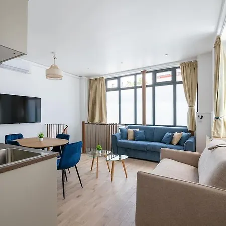 Apartment New 2 Br- 2 Bedroom In 15 Eiffel Clim