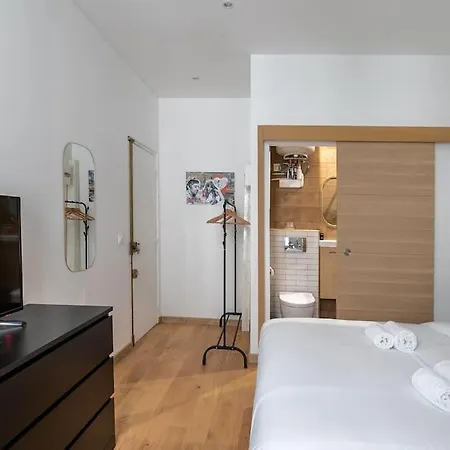 Apartment New 2 Br- 2 Bedroom In 15 Eiffel Clim *