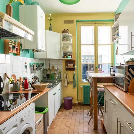 Vintage 2bd With Patio In Montmartre * París