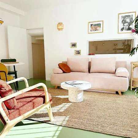 Petite Maison A La Tour Eiffel - Flat-guest شقة باريس