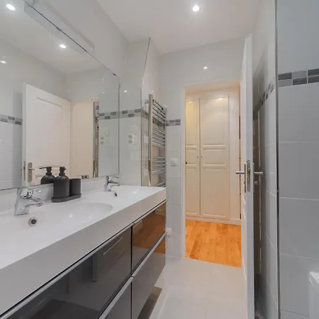 Appartement Eiffel Playcation *