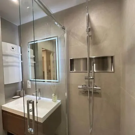 Superb T2 Avec Balcon 10mn De La Gare Montparnasse Apartamento *