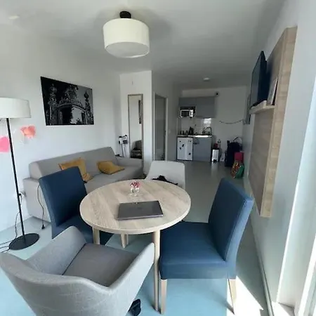 - Batignolles Апартаменты Париж