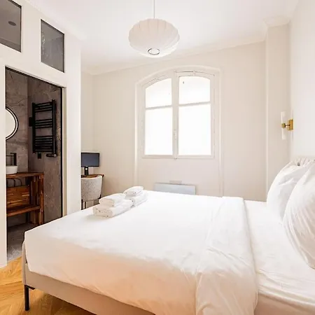 Amazing # 5bedrooms #paris 16 #trocadero Paris
