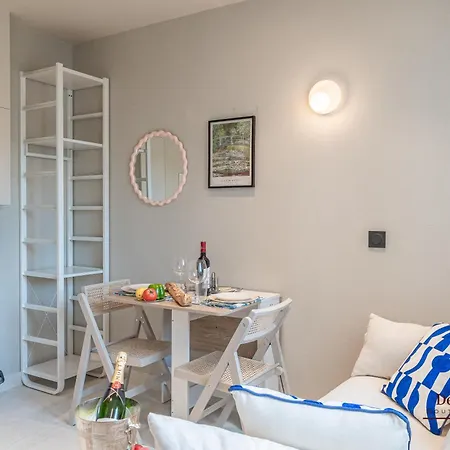Apartament De Montescal- Montparnasse With Ac 11 To 14m2 In A Prime Location