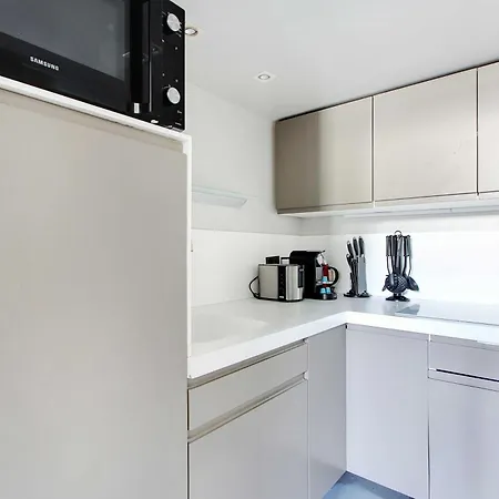 Magnificent - 2br- 7p - Jardin Herold Paris