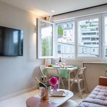 Apartment De Montescal Montparnasse Ac In A Prime Location 22 -36m2 Paris
