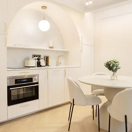 Pick A Flat's With Services In Opera Appartement Parijs