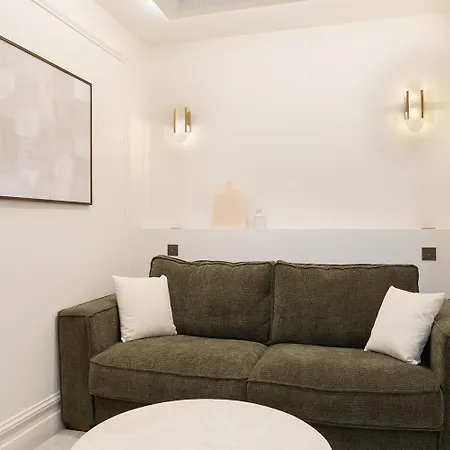 Appartement Pick A Flat's With Services In Opera