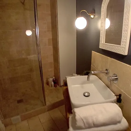 Gorgeous Place ,Center Paris,Close To Louvre Meusm And Eiffel Tour ,Front Metro * Paris