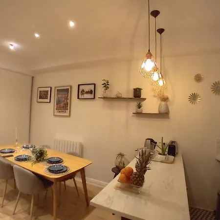 Gorgeous Place ,Center Paris,Close To Louvre Meusm And Eiffel Tour ,Front Metro Appartement *