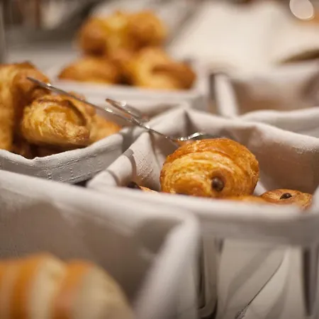 La Lanterne & By Timhotel Hotell Paris
