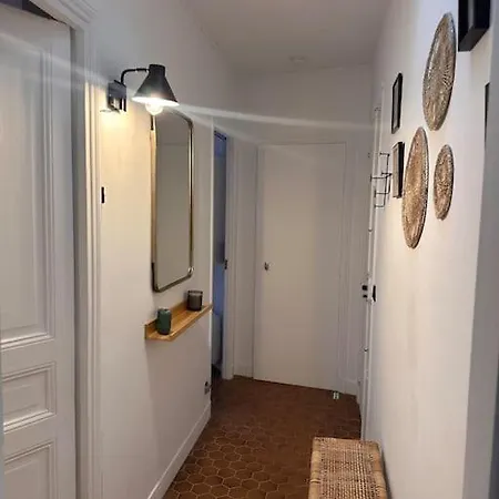 Renovated Flat Near Tour Eiffel Apartment Paris